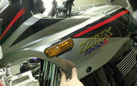 KAWASAKI ZRX1200 S 2002 ZRT20A