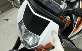 KTM 690 DUKE R 2013 LDU40