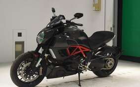 DUCATI DIAVEL 2013