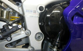 YAMAHA YZF-R1 2001 RN04