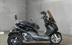 YAMAHA S-MAX TRIKE SG27