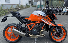 KTM 1290 SUPER DUKE R 2024 V3940