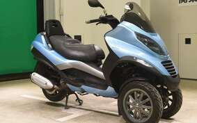 PIAGGIO MP3 250