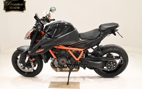 KTM 1290 SUPER DUKE R 2020 V3940