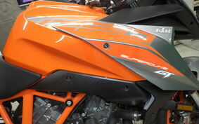 KTM 1290 SUPER DUKE GT 2022 V6940